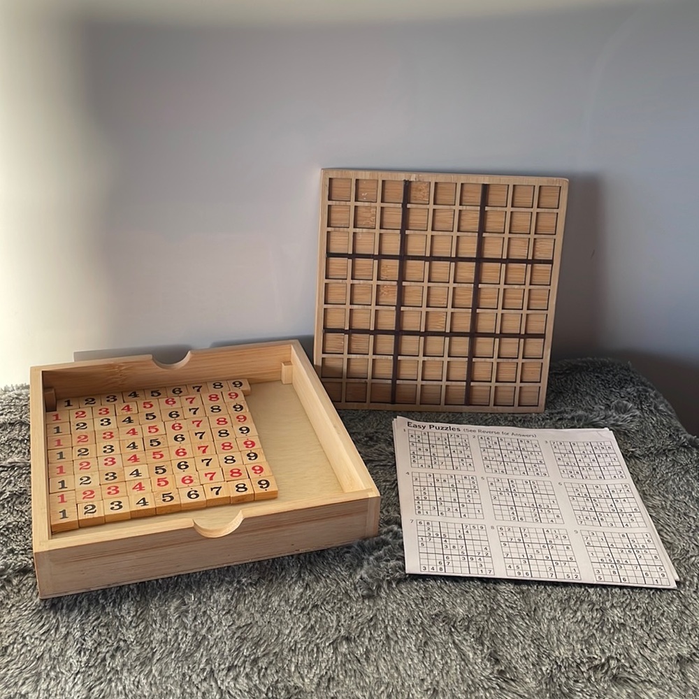 STARBUCKS COFFEEHOUSE GAMES. COMPLETE WITH SLEEVE AND TILES